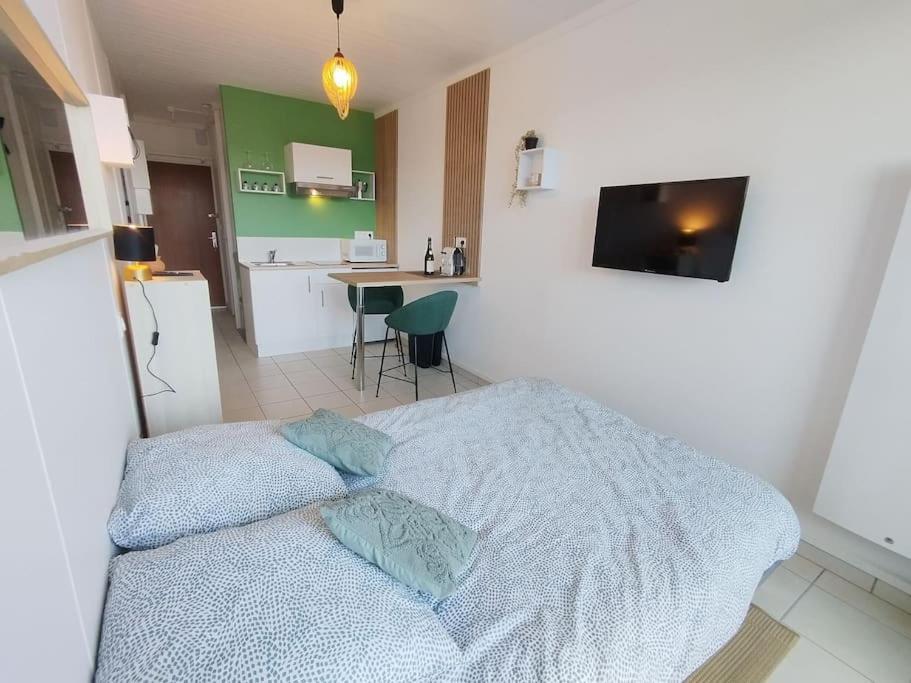 Studio Vue Mer - Plage De Trestraou Perros-Guirec Exterior foto