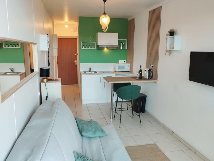 Studio Vue Mer - Plage De Trestraou Perros-Guirec Exterior foto