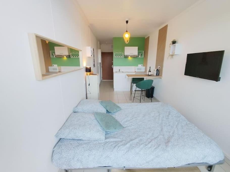 Studio Vue Mer - Plage De Trestraou Perros-Guirec Exterior foto